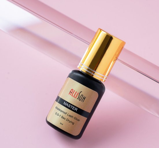 LOW HUMIDITY LASH ADHESIVE